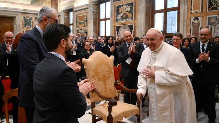 El Papa con miembros de la Federación Nacional de Técnicos en Radiología, Rehabilitación y Prevención