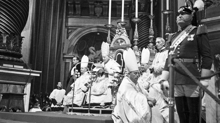 El Papa Juan XXIII durante el discurso de apertura