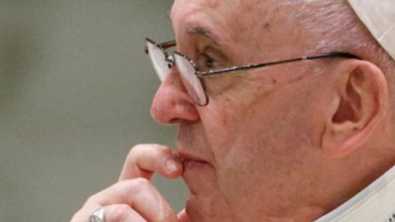 Papa a Caritas: eres respetado por tu caridad y