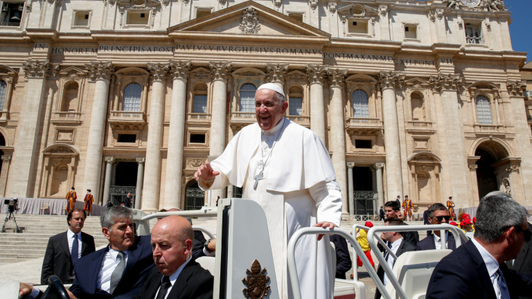 Papa a los ancianos: redescubrir la oración y dar testimonio