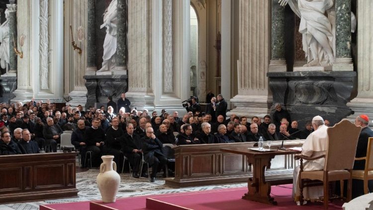 Papa Francisco encontra o clero de Roma