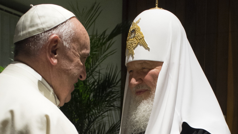 Papa al patriarca Cirilo: seamos pacificadores para