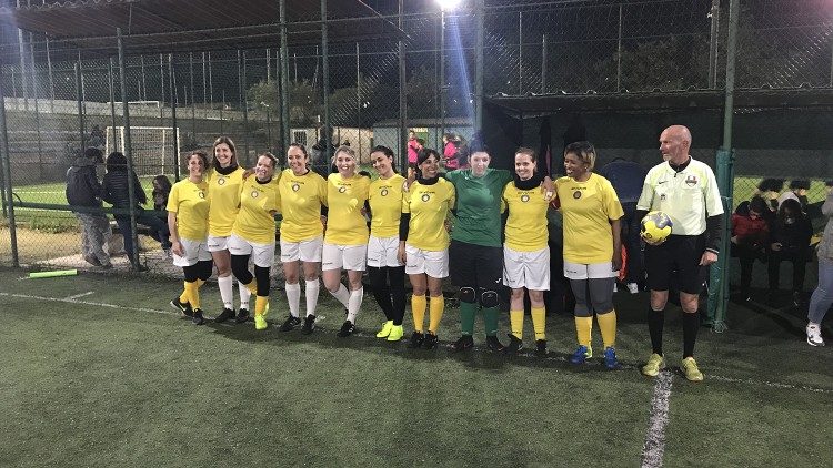 Futebol: time feminino do Vaticano