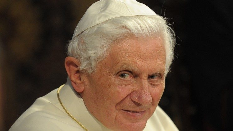 Unidos en Oración por el Papa Emérito Benedicto XVI